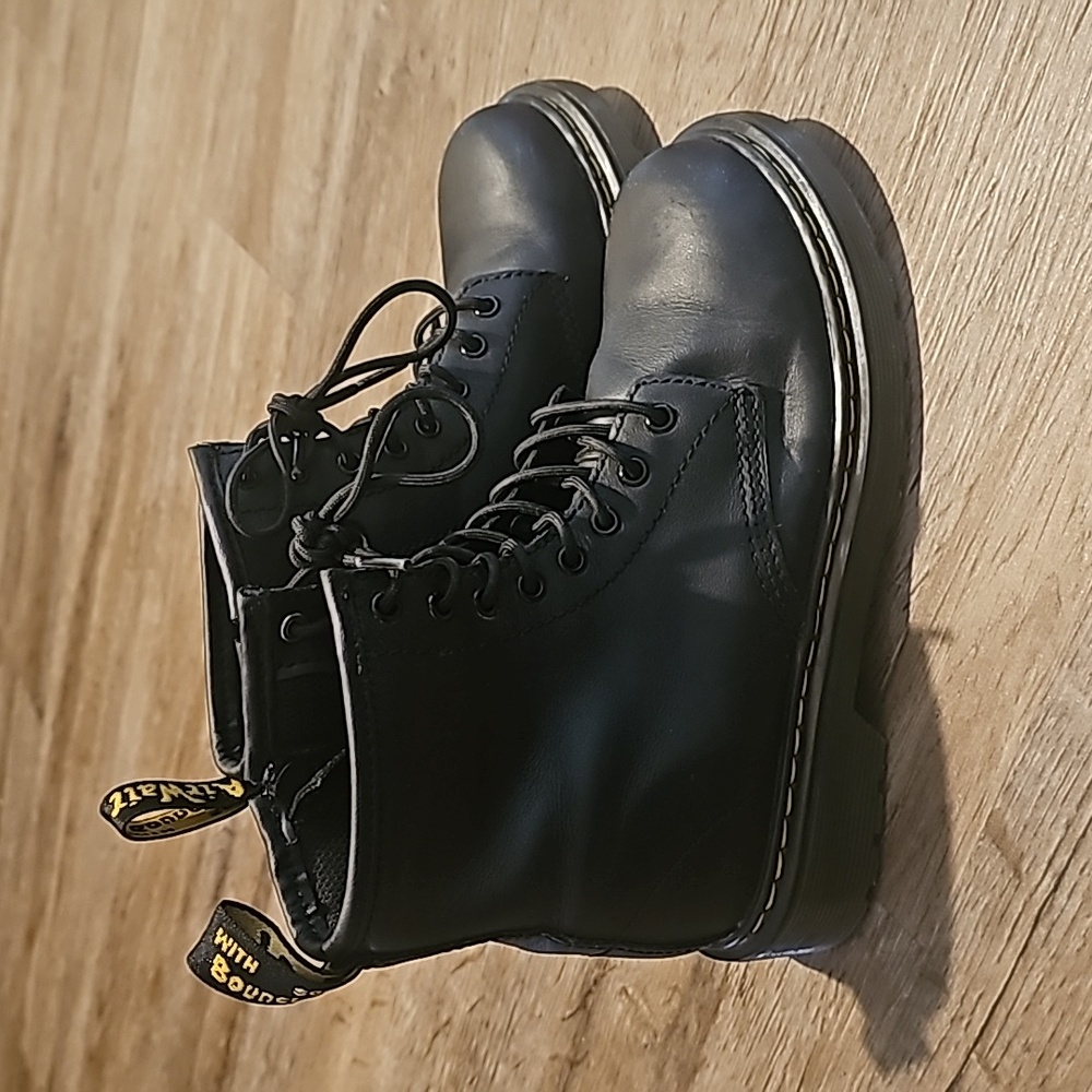 Hardly worn, Girls size 2 Dr.Marten boots, zipper on inside, Black